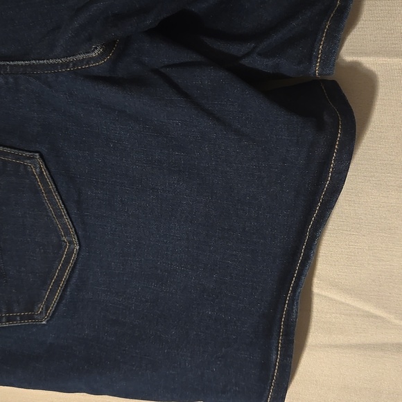 Womens American Eagle Skinny Bermuda Shorts Size 10 NWT - Picture 2 of 9